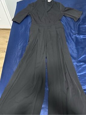 L'ATISTE Black Wide-Leg V-Neck Jumpsuit